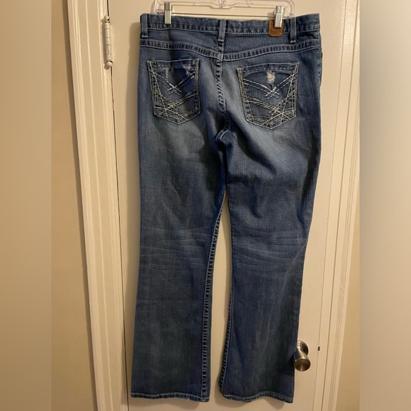 BKE Women’s Distressed Drew Bootcut Medium Wash Buckle Jeans Size 32 x 33 1/2 - Picture 7 of 15
